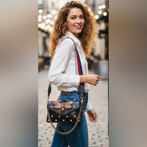💞💞GUCCI Broadway Pearl  Bee Shoulder Bag